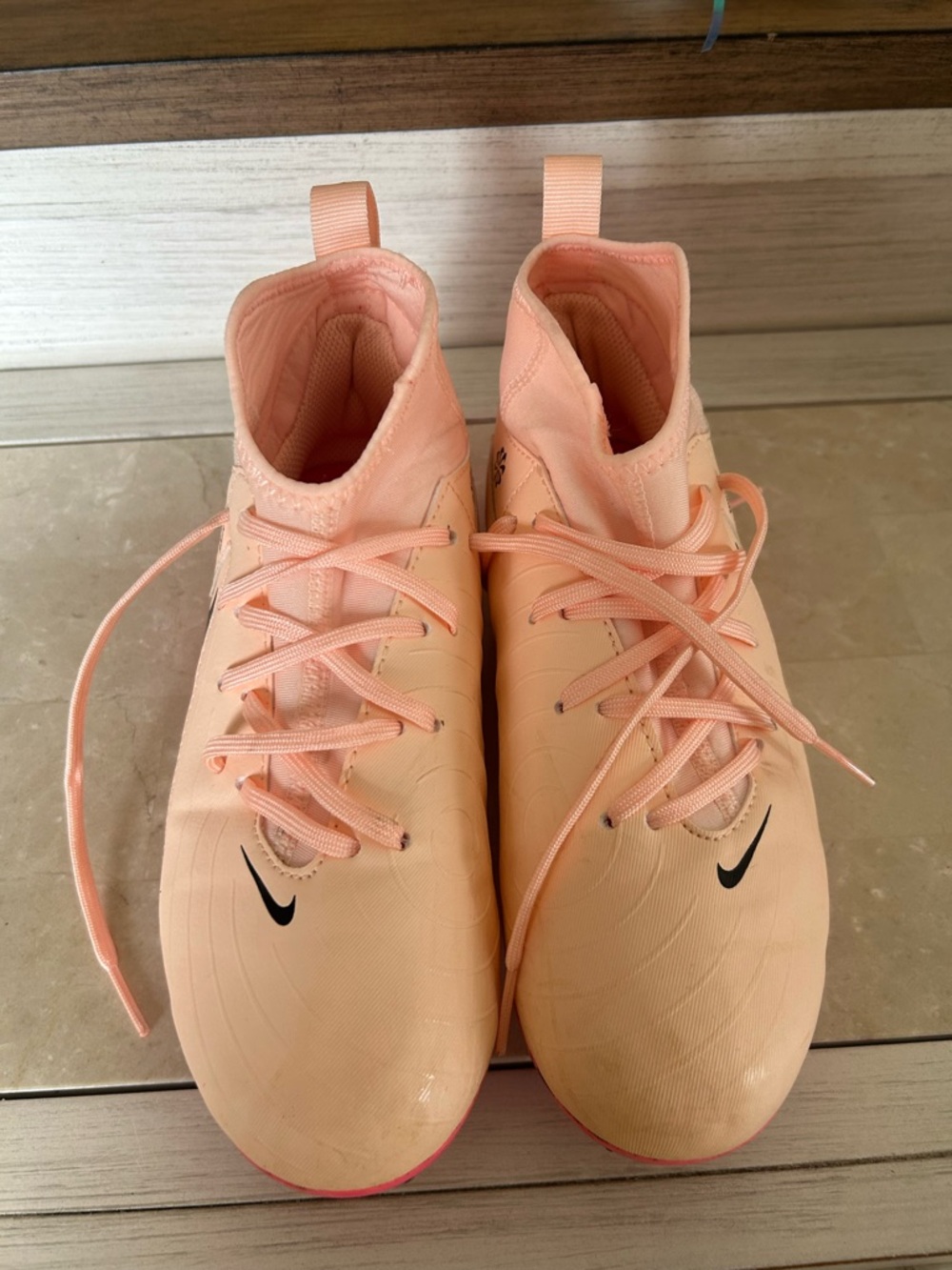 Nike Kids Pink phantom Luna Football Cleats with Black Swoosh - Picture 3 of 3